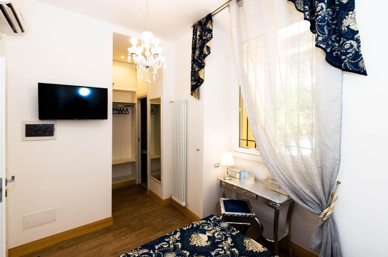 Roma Charming Rooms ภายนอก รูปภาพ